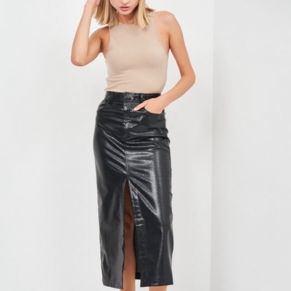 Zara faux leather skirt M